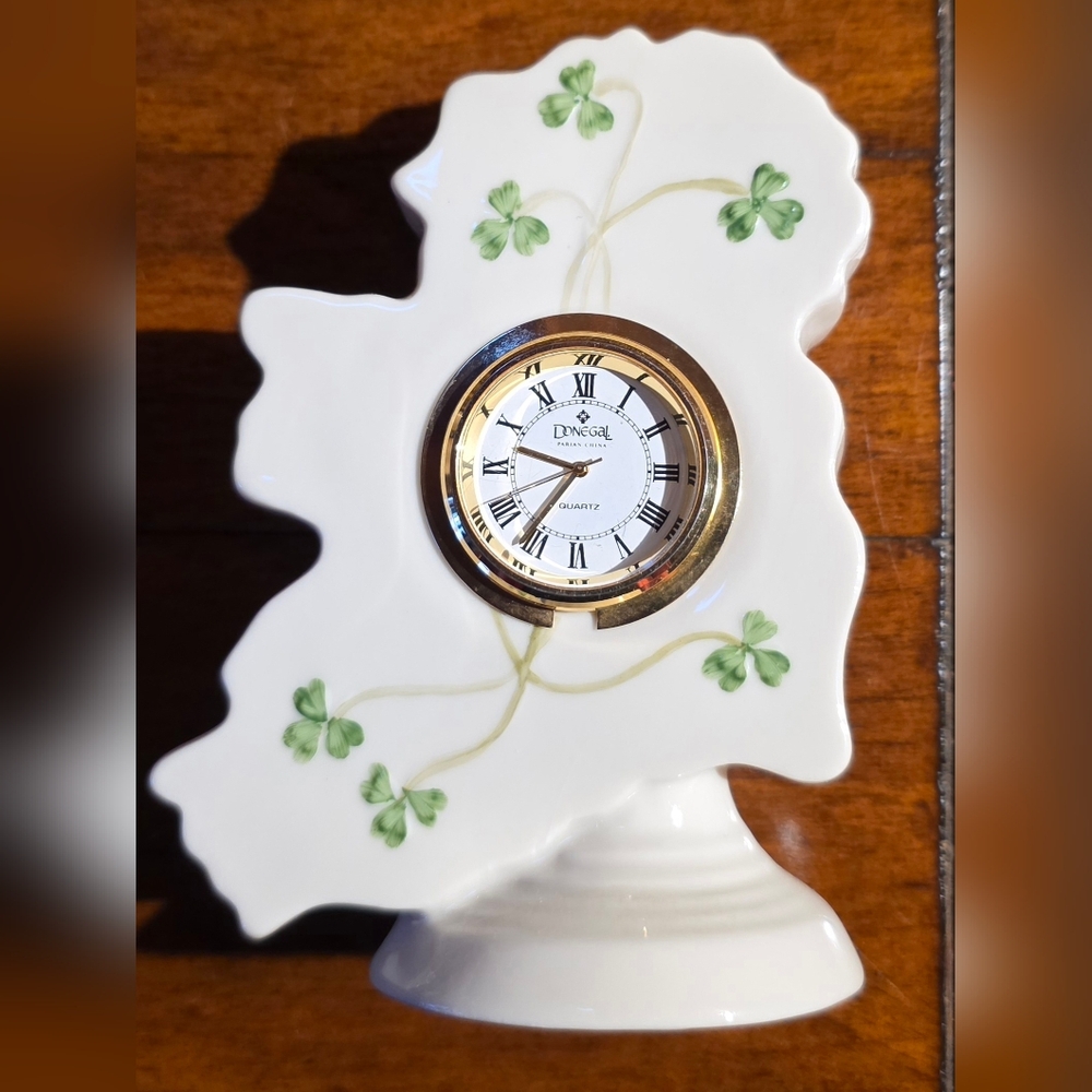 Vintage Donegal Irish Parian China Clock With Shamrock Design. 1988-98 .
